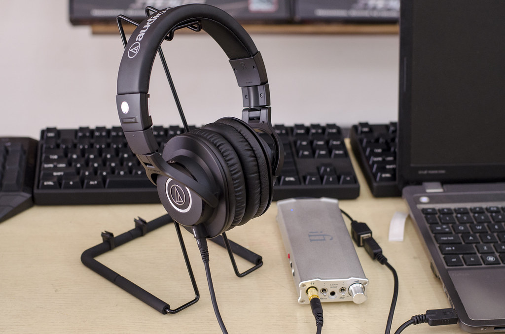 M20X studio headphone